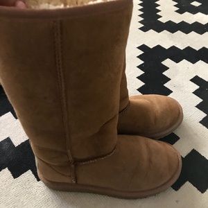 Uggs Kids Size 2!!!!